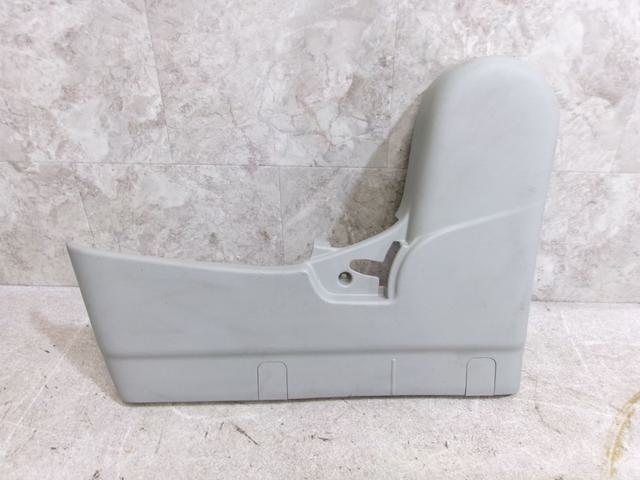 【中古】★激安!★LA600S タント 純正 ノーマル フロント シートクッションシールド パネル カバー 左 71812-B2410 / R9-081