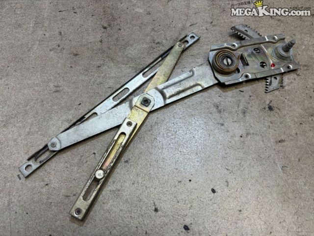【中古】RT104 コロナ 純正 ノーマル フロント ウインドウレギュレーター 右 旧車 当時物 / 2T5-362