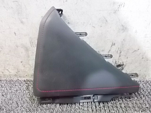 【中古】★激安!★ZN6 86 ハチロク 前期 純正 ノーマル ニーパッド 内装 赤ステッチ 右 S18007640 ZC6 BRZ 等 / 2J8-146