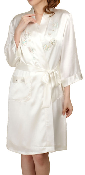 【M・XL】【アウトレット】シルク ガウン レディース 19匁シルク100% 白色 ホワイト 【 葉 刺繍 】 絹 【 送料無料 】 あす楽対応 sale 値下...