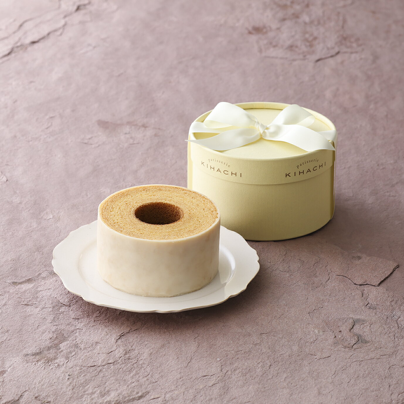 内祝い 出産内祝い お中元 御中元 敬老の日 お返し お菓子 パティスリー キハチ 引き菓子 ブライダル 引菓子 かわいい 引き出物 内祝い 結婚内祝い 出産内祝い お返し 焼き菓子 洋菓子 キハチバームクーヘン S 御礼 お礼 退職 高級 人気