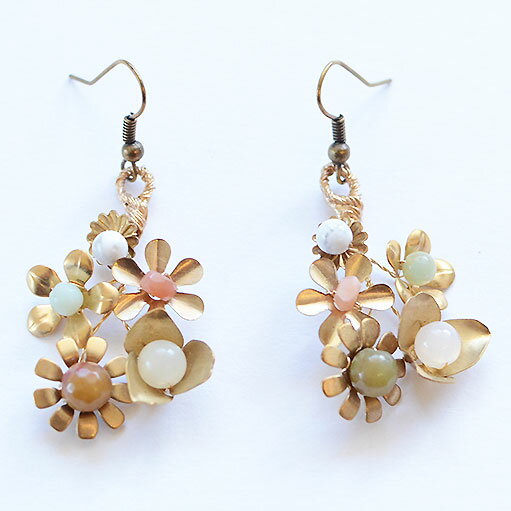 Rakuten - mignonnehandmadeミニョンヌハンドメイドwildflower clusterフラワーピアスA