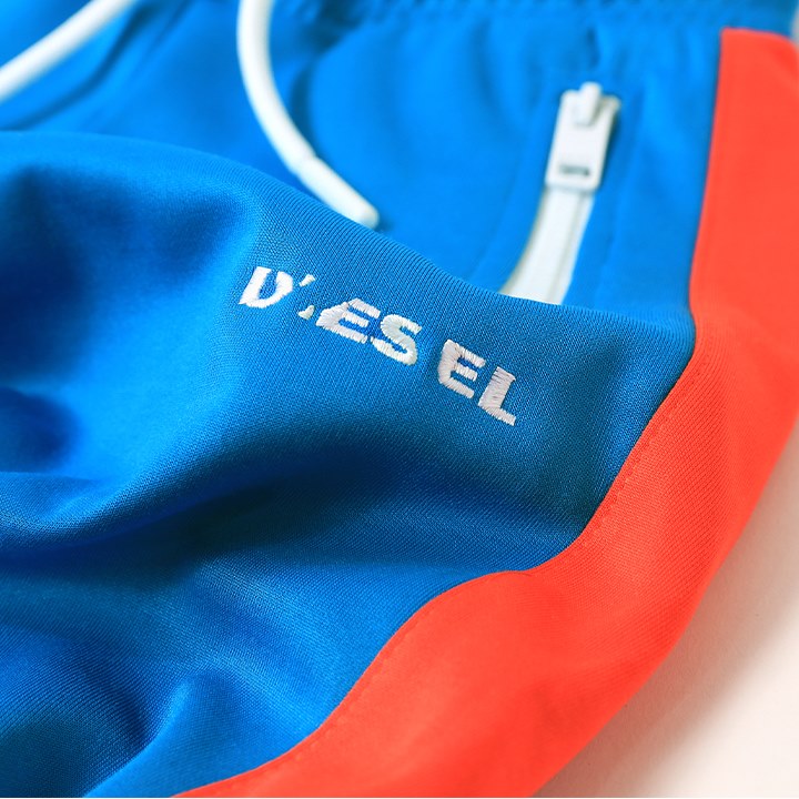 ◆DIESEL KID ディーゼルキッズ ジュニア ボーイ◆サイドライン切替 ウエストゴム 男の子 子ども服 ショートパンツ ハーフパンツ【PSKASH】【SIZE6】【ブルー×オレンジ】dik-m-p-c4-339 《メーカー希望小売価格10,780円》