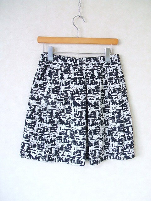 MaxMara/総柄タックスカート/38/ブラック×ホワイト/マックスマーラ【レディース】【中古】1-0805G