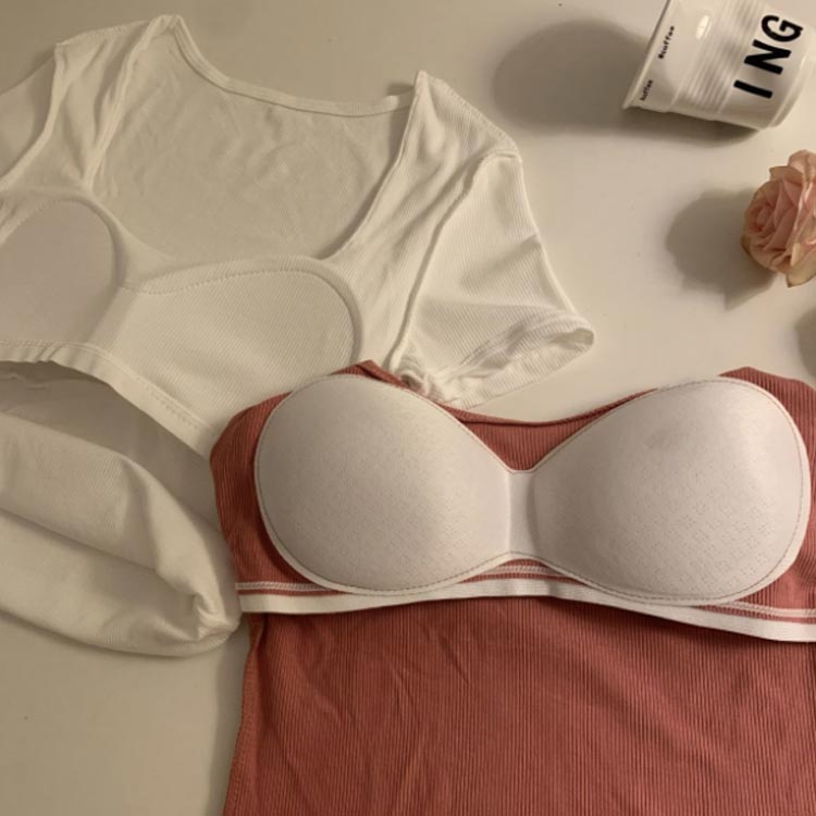カップ付き半袖Tシャツ 半袖 Tシャツ インナー トップス パッド付き 吸水 速乾 ナイトウェア 半袖Tシャツ ブラトップ 無地 Uネック ブラトップ 半袖 ストレッチ サラサラ 薄手 肌着 下着 締め付けない ナイトブラ カップ付き スポーツ Tシャツ 送料無料