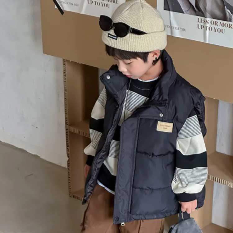 キッズ 中綿ベスト ノースリーブ 防寒 裏ボア 暖かい アウター 男の子 女の子 春秋 秋冬 羽織り 防寒ベスト 幼児 ベスト 寒さ対策 あったか 子供 厚手 無地 ボタン付き 冬用ベスト あったか 軽い 秋 冬 通園 通学 冬服 男児 女児 送料無料