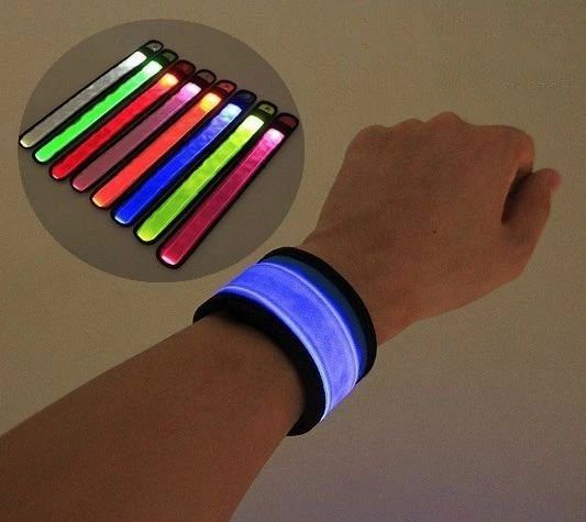 【1633円→実質1470円 P10利用! 11/19 23:59迄】光る腕バンド 電池式 発光リストバンド LEDライト アームバンド ワンタッチ 夜間安全対策 ナイトラン ランニング ジョギング ウォーキング