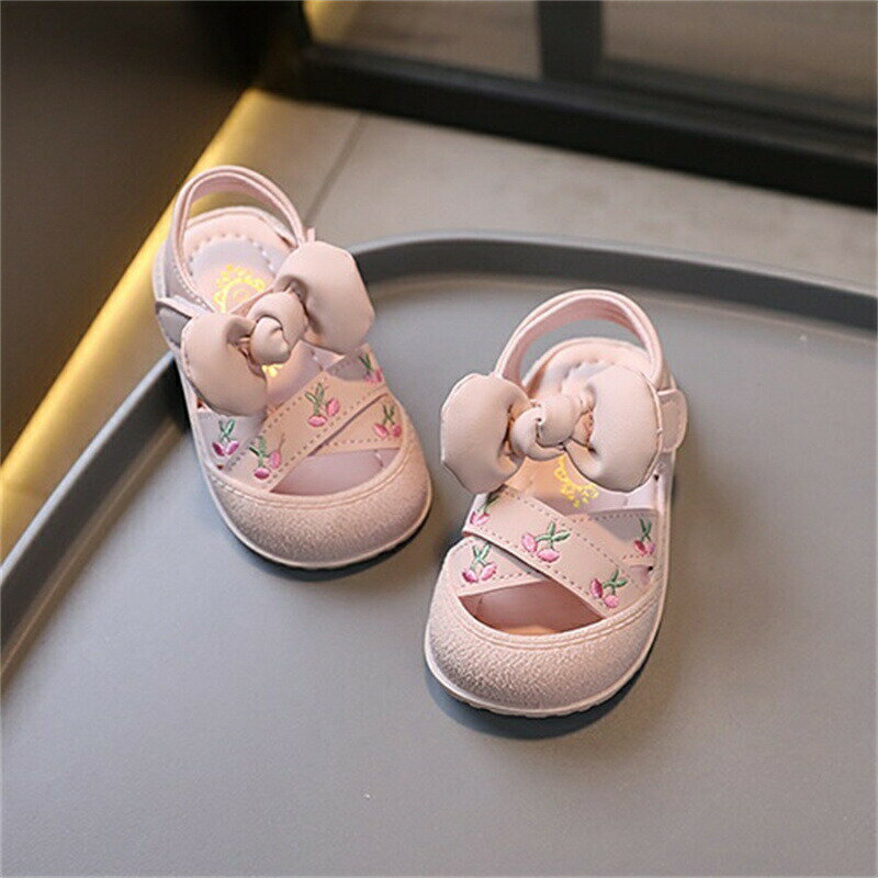 【P10倍！2380円→実質2142円 11/11まで】ベビー サンダル 女の子 ファーストシューズ 赤ちゃん ベビー靴 ビーチサンダル ベビーシューズ スポーツサンダル 通気 軽量 可愛い 幼稚園 保育園 マジックテープ 通園 履きやすい 歩きやすい 滑り止め 靴 夏 幼児