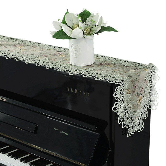 商品内容　ピアノトップカバーのみサイズ　 220cm x 40cm素材レース、ポリエステル生産国　中国納期至急ご利用頂く場合は事前にメールでご連絡お願いします。・　注意事項●商品のお色は撮影時の環境、ディスプレイの発色などにより実物と多少の違いが生じることがございます。予めご了承下さいませ。●輸入商品のため若干の汚れがある場合がございます。　 メーカー希望小売価格はメーカーカタログに基づいて掲載しています
