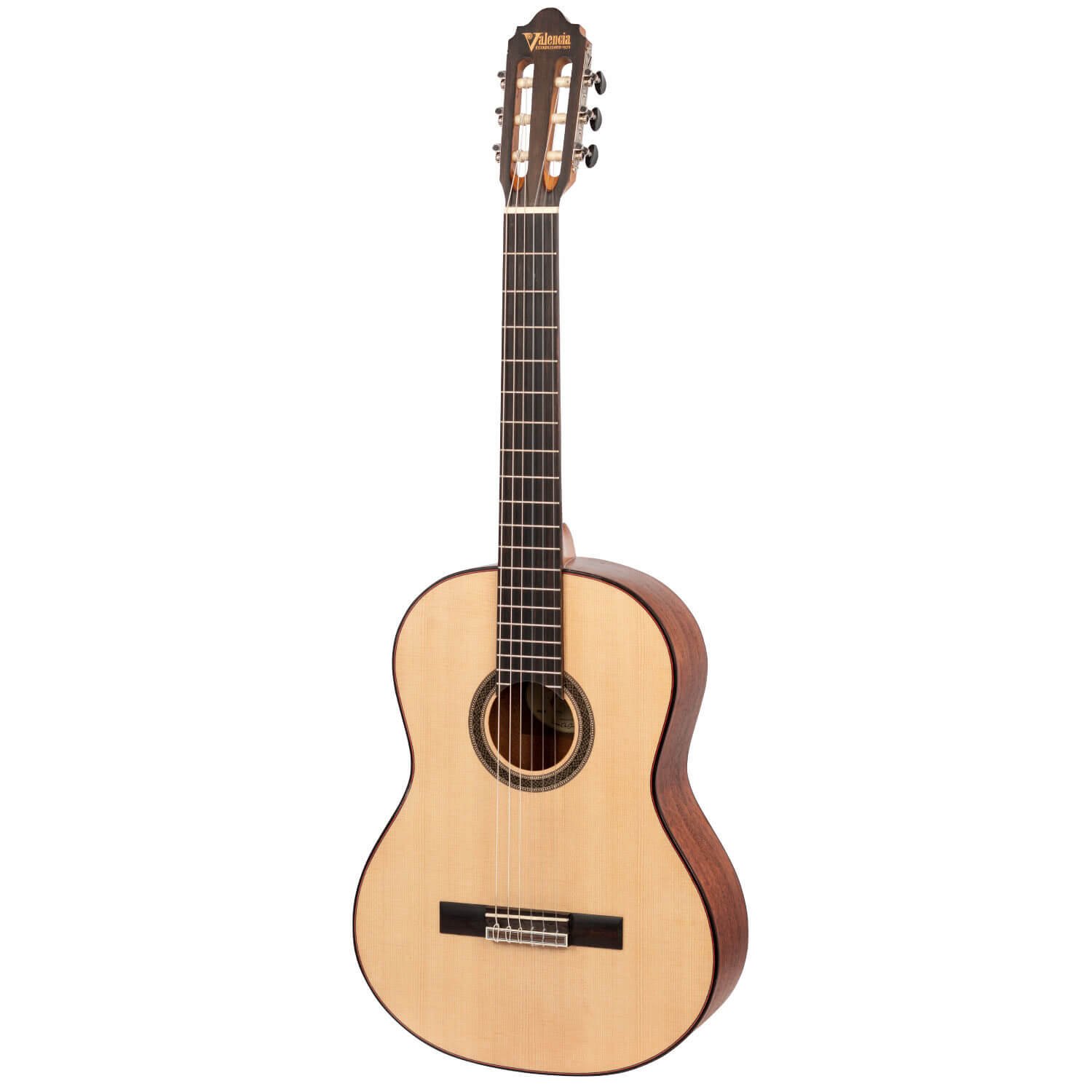 ソリッドシトカスプルーストップと革新的なToneFlowブレイシングによりニュアンスを忠実に再現する高い反応性を実現。プレミアムマホガニーバック＆サイドによる、中低域の豊かな響き。プレミアムマホガニーネックとアマラエボニーフィンガーボードを使用したネックが絶妙なプレイアビリティを実現します。また、天然木モザイクロゼッタ、カスタムデコレーションマシンヘッドなど、ルックス、トーン、フィールともに期待以上のナイロンギターに仕上がっています。 トップ: ソリッドシトカスプルース ブレイシング: ToneFlowスパニッシュファン バック&サイド: プレミアムマホガニー(アーチバック) トップバインディング: ローズウッド 4PLY サイドバインディング: ローズウッド 3PLY バックセンターストリップ: ローズウッド 5PLY ネック材: プレミアムマホガニー/アマラエボニーストリップ フィンガーボード材: アマラエボニー トラスロッド: 2way(4/4 サイズのみ) フレット数・素材: 19、ニッケル(12Fジョイント) ナット材: Graph Tech NuBone ブリッジ: アマラエボニー サドル材: Graph Tech NuBone XB ロゼッタ: ナチュラルウッドモザイク 糸巻き: Valencia Custom Decorated Diecast; Nickel Plated with Satin Black Buttons スケール: 4/4 = 650mm (25 5/8”)　 ナット幅: 4/4 = 52mm (2 1/16”) フィニッシュ: サテン 付属品: ギグバッグ 生産国: インドネシア