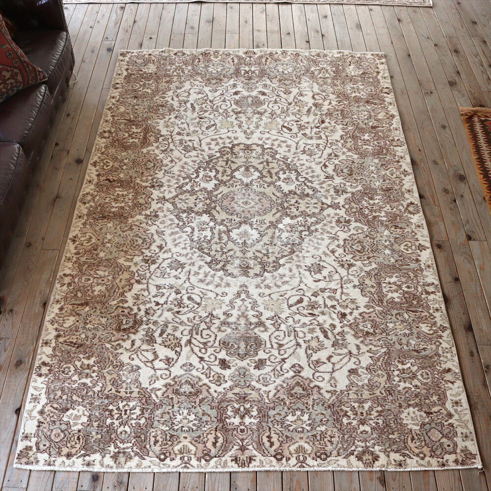 【15%OFFクーポン対象品】ヴィンテージ・オーバーダイドラグ274×169cmアイボリーOrverdyed vintage rug, Turkish carpet トルコ絨毯・手織り　オールドカーペット