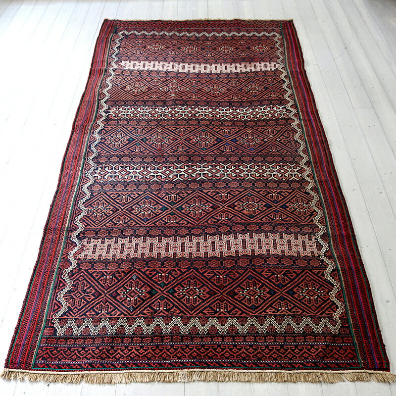 バルーチ族・スザンニ織りのオールドキリム271×132cm濃紺と赤