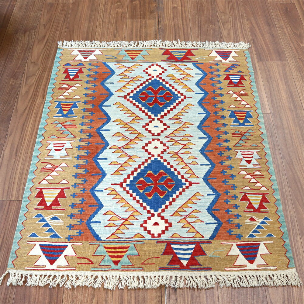 【15%OFFクーポン対象】トルコ手織りキリム・ウシャク113×91cm青いひし形メダリオン