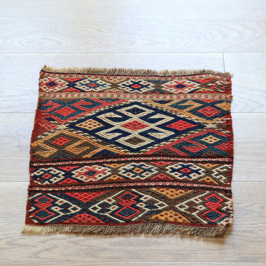 【15%OFFクーポン対象】オールドキリム シルヴァン フラグメント 40×43cm マフラッシュのサイドピース