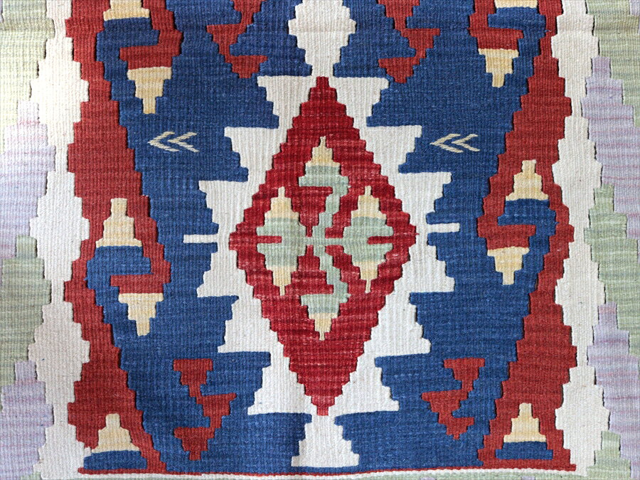 カイセリ産手織りキリム 122×82cm ブルー&レッド トルコの手織りラグ [3]