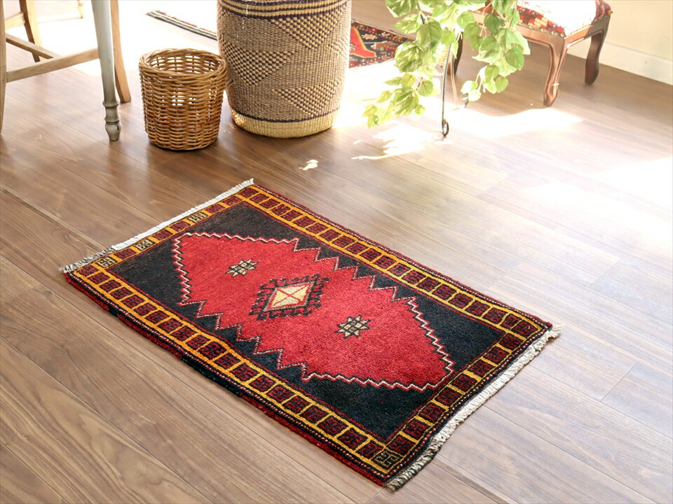 【15%OFFクーポン対象品】オールドカーペット トルコ絨毯/ヤストゥク82×56cm赤い六角メダリオン