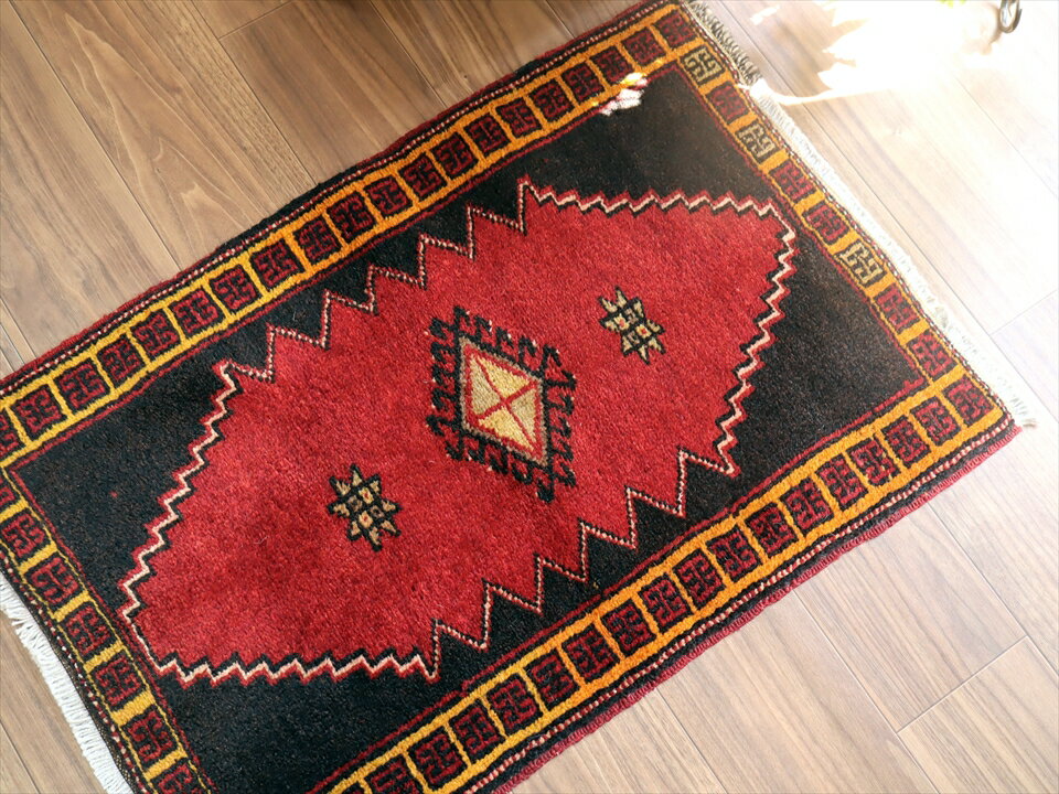 【15%OFFクーポン対象品】オールドカーペット トルコ絨毯/ヤストゥク82×56cm赤い六角メダリオン [2]