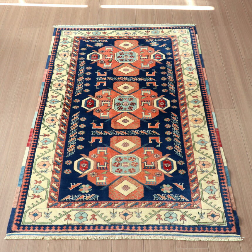 【15%OFFクーポン対象品】手織り トルコ絨毯 マニサ 175×112cm セッヂャーデ 3つの花のメダリオン