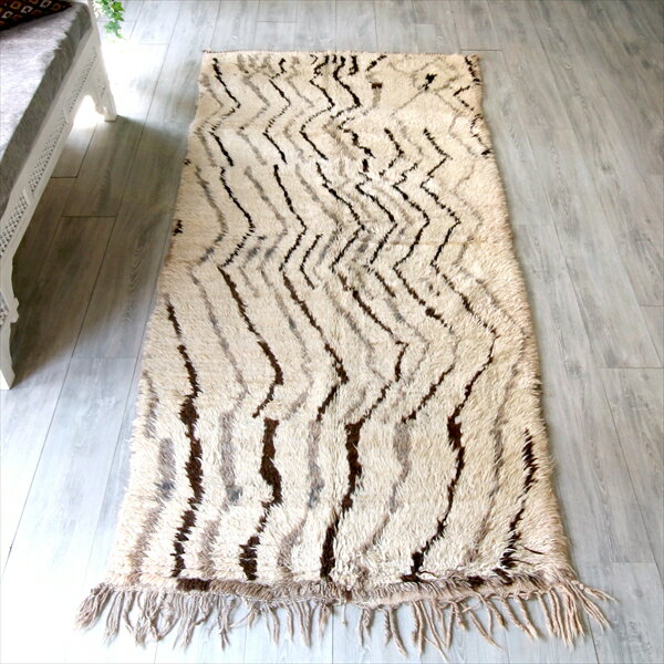 7.5帖用（261 cm×440 cm） - 【15%OFFクーポン対象】モロッコラグ　アジラル モノトーン 249×113cm Morroco Berber Rug Azilal ジグザグ