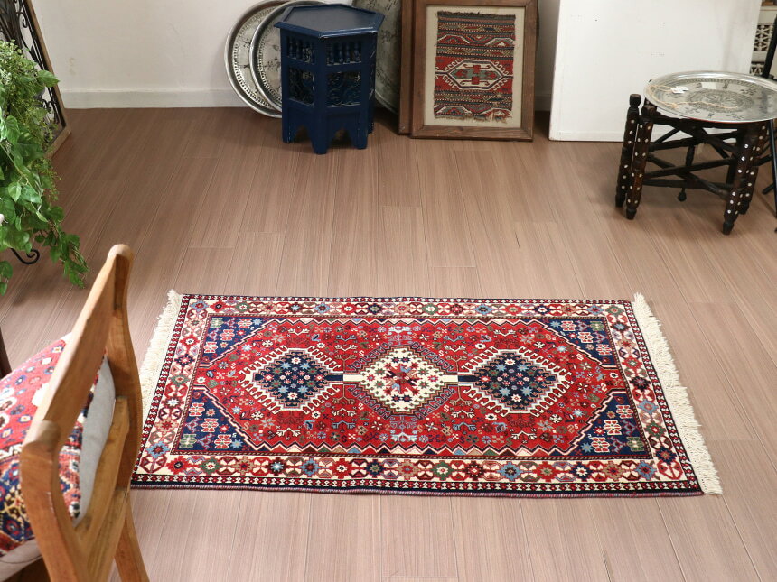 部族絨毯 イラン南部ヤラメ  128×79cm トライバルラグ 細かな爪を持つ3つのドラゴンモチーフ [2]