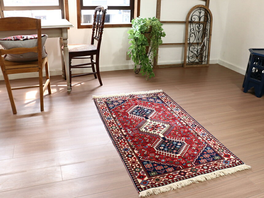 部族絨毯 イラン南部ヤラメ  128×79cm トライバルラグ 細かな爪を持つ3つのドラゴンモチーフ [3]