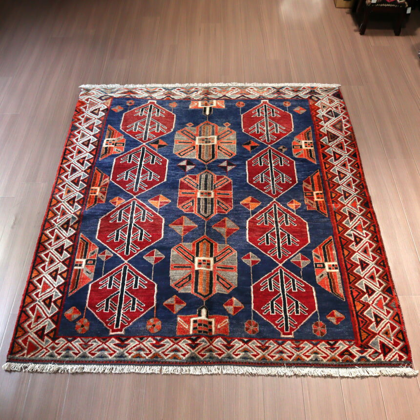 Rakuten - 【15%OFFクーポン対象】トライバルラグ ロリ族 185×165cm 連なるメダリオン ネイビー