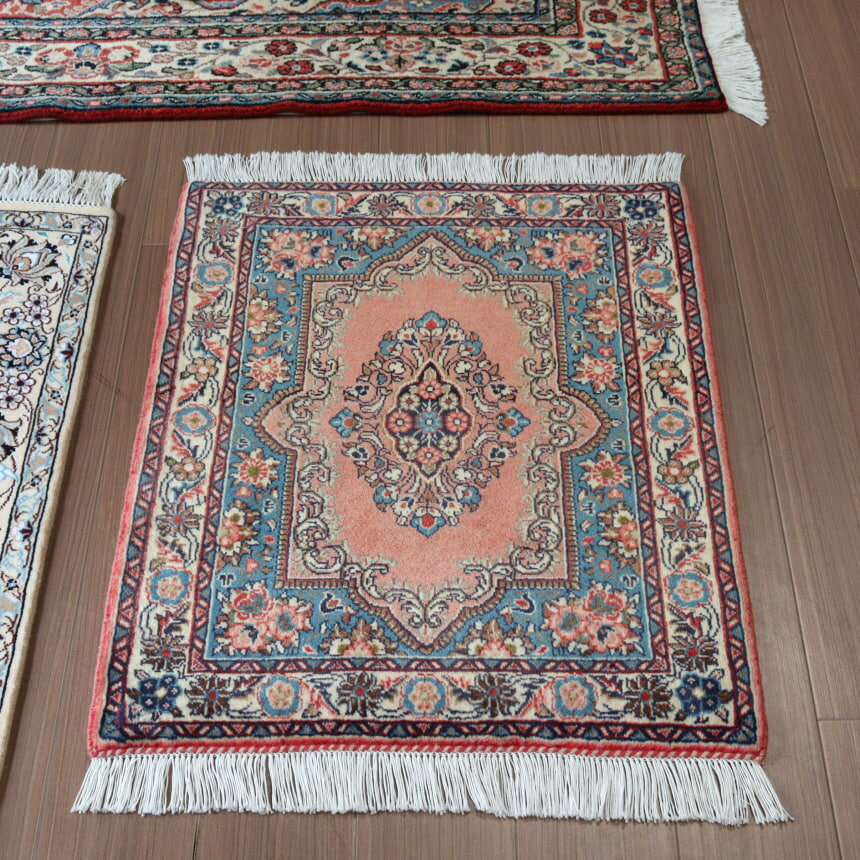 サルーク イランの手織り絨毯 85×65cm 花形のメダリオン