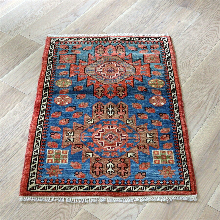 Rakuten - 【15%OFFクーポン対象】トルコの手織り絨毯 2つのメダリオン 96×65cm 手織りラグ ブルー 草木染