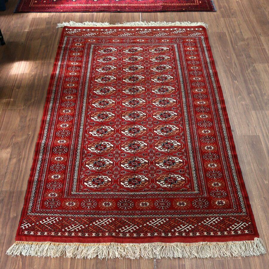 トルクメン族の絨毯 トライバルラグ 208×134cm 連なるギュル文様 手織りラグ