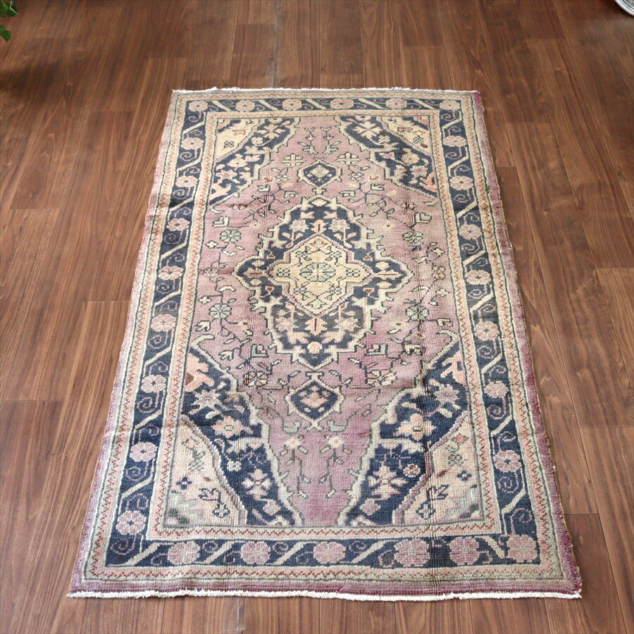 Rakuten - 【15%OFFクーポン対象】トルコじゅうたん トライバルラグ 180×104cm パステルに色褪せたあたたかみのある色使い