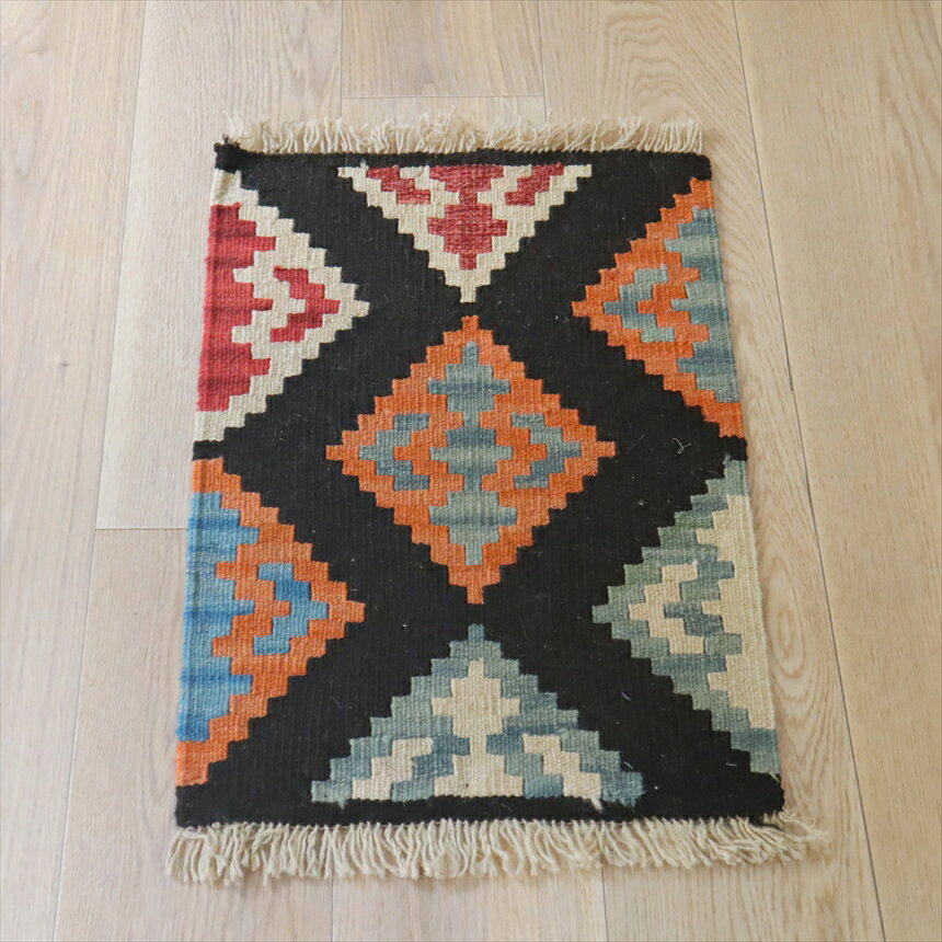 Rakuten - 【15%OFFクーポン対象】手織りキリム　イラン南部シラーズ 62×42cm