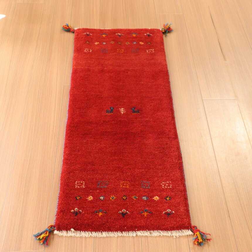 【15%OFFクーポン対象】ギャッベ　イラン産　手織りラグ 細長ランナー 120×45cm シンプル　レッド　ワンポイント