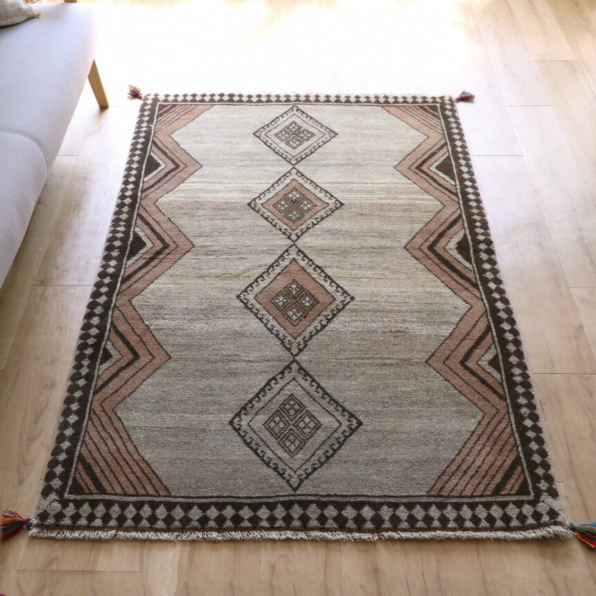 部族絨毯　トライバルラグ　カシュカイ族 170×105cm ナチュラルグレー　ジグザグ