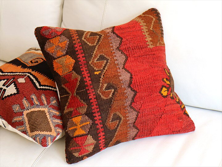 ガラタバザール(キリム&ラグ)のオールドキリム クッションカバー 40×39cm カルス Old Kilim Cushion｜アングル2