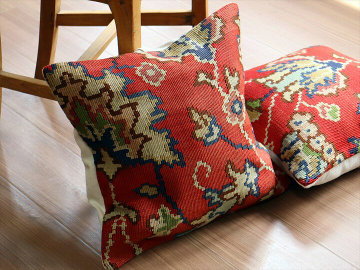 【15%OFFクーポン対象品】オールドキリム クッションカバー 40×40cm ブルガリア・花とつる草 Old Kilim Cushion