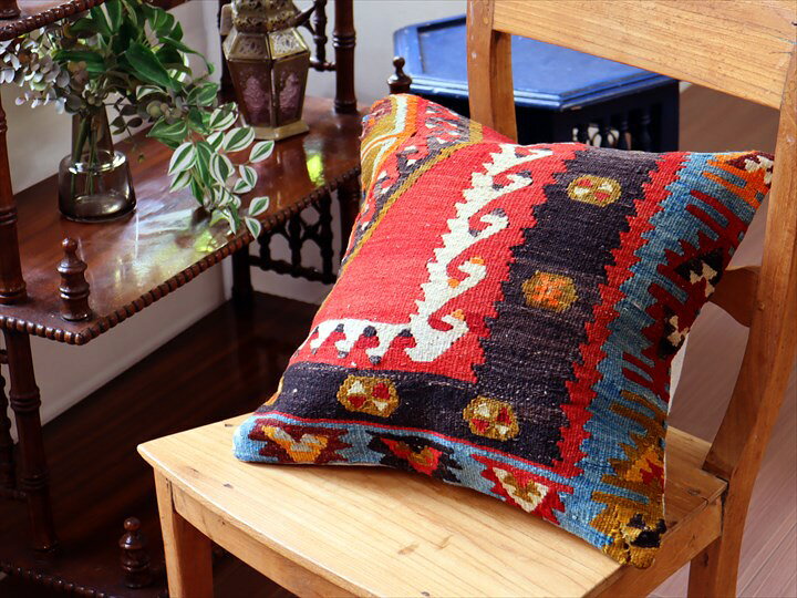 【15%OFFクーポン対象】オールドキリム クッションカバー 41×40cm シワス・シャルキュスラ Old Kilim Cushion [2]