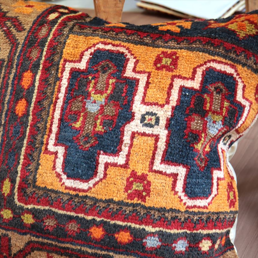 【15%OFFクーポン対象品】クッションカバー ヴィンテージラグクッション 51×50cm トルコ絨毯 カイセリ地方 [2]