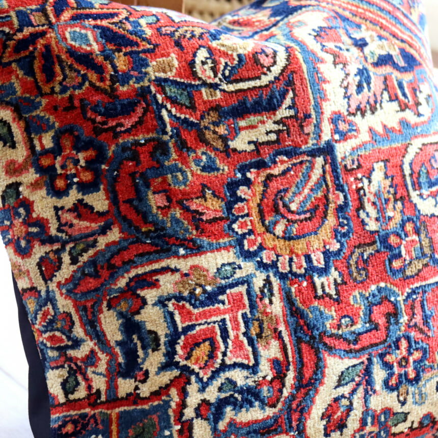 【15%OFFクーポン対象品】クッションカバー ヴィンテージ パイル織り 40×39cm トルコ絨毯・ヘレケ 細かなフラワーデザイン [2]