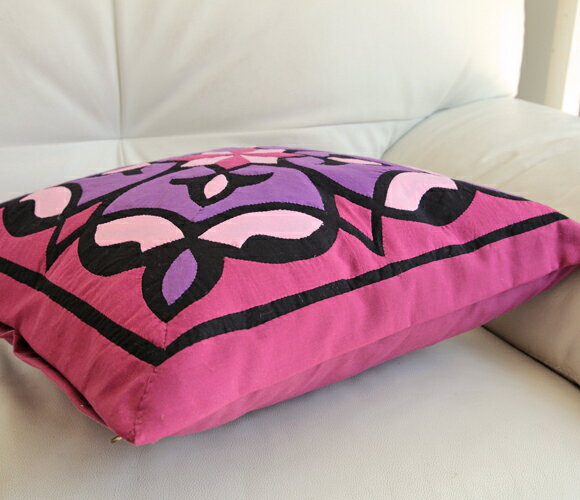 ハンドアップリケ・コットンクッションカバー ハーヤ・メーヤ-Kheyamia-47x49cm イスラミックデザインが美しいエジプトの手仕事 [2]