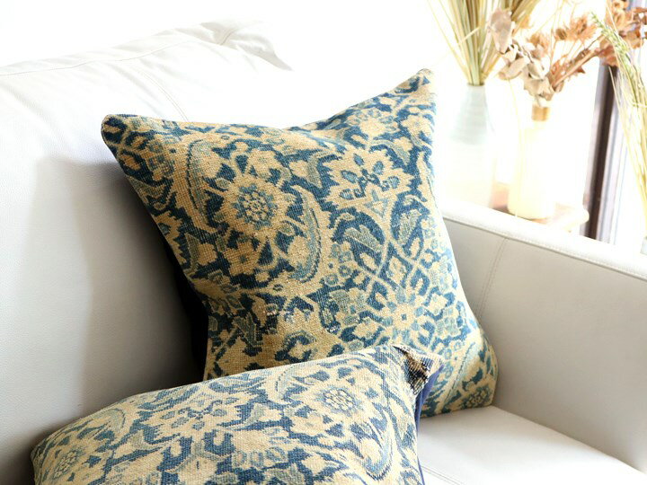 ヴィンテージ 絨毯クッション 45×45cm ブリーチしたアンティーク加工 Old Carpet Cushion 【OUTLET・難あり】