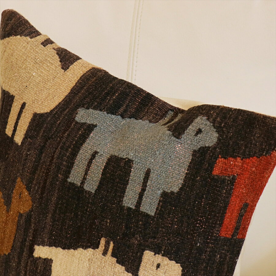 【15%OFFクーポン対象】オールドキリムクッションカバー 40cm角サイズ40×39cmシワス ラクダ [2]