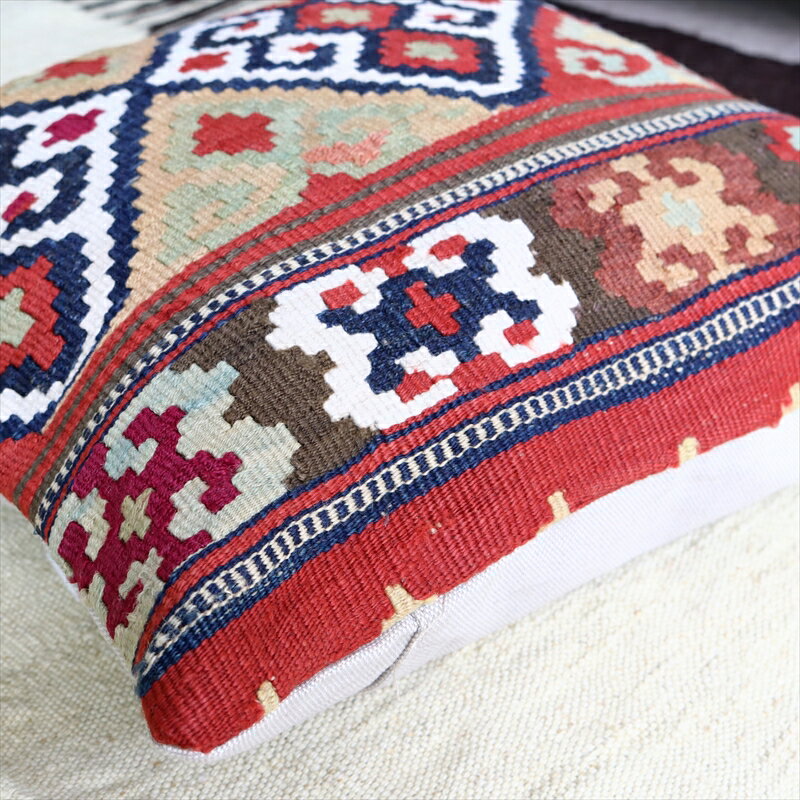 【15%OFFクーポン対象品】キリムクッションカバー 40cm トルコ 手織り ヴィンテージ オールド Kilim Cushionマナストゥル 連なる三角モチーフ