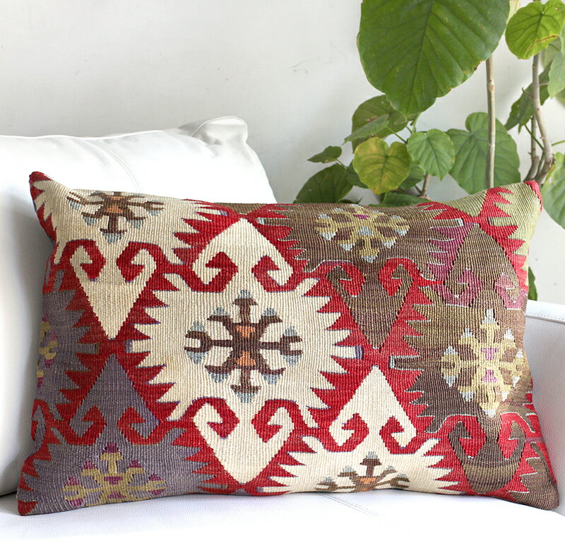 オールドキリムクッション・長方形ビッグピロー Turkish Old Kilim Cushion 60x39cm 赤のエリベリンデ