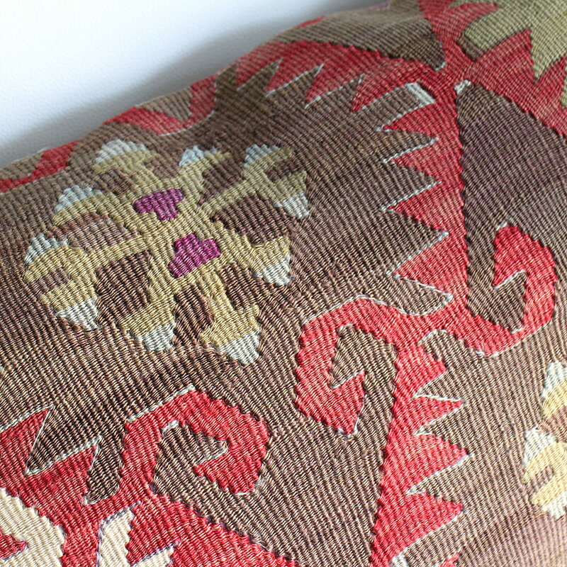 【15%OFFクーポン対象品】オールドキリムクッション・長方形ビッグピロー Turkish Old Kilim Cushion 60x39cm 赤のエリベリンデ 2