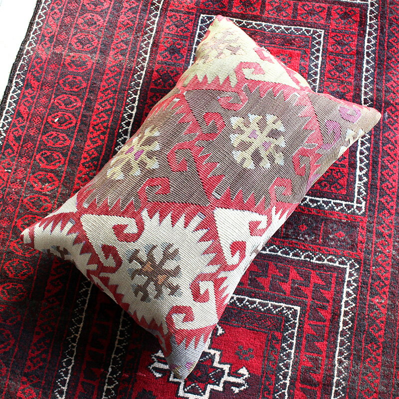 【15%OFFクーポン対象品】オールドキリムクッション・長方形ビッグピロー Turkish Old Kilim Cushion 60x39cm 赤のエリベリンデ 3