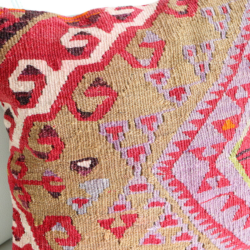 オールドキリムクッションカバー 40cm Old Kilim Cushionドラゴンの白い爪