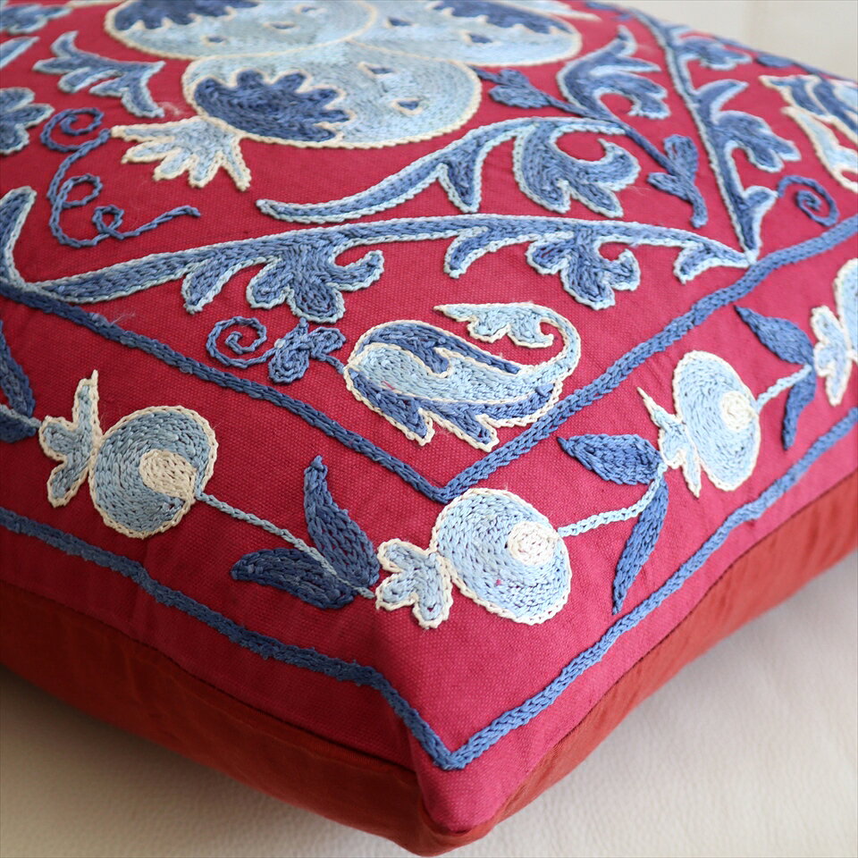スザンニ クッションカバー/ウズベキスタン43×42cm シルクの手刺繍 ペイズリーとザ...