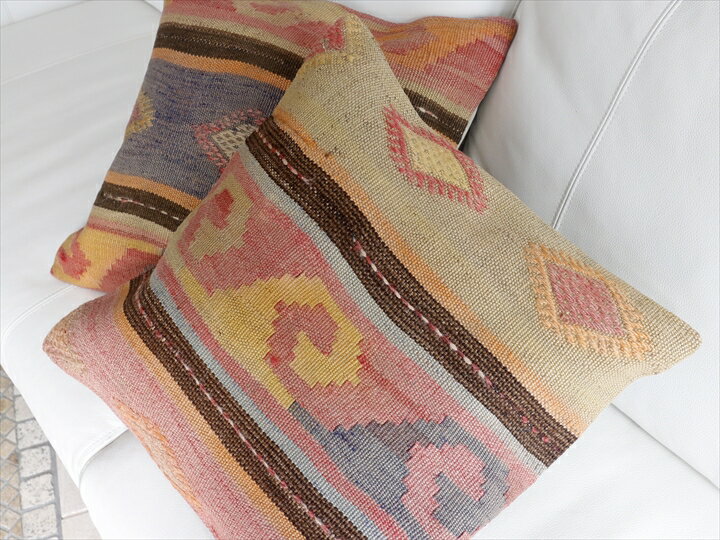 【15%OFFクーポン対象品】オールドキリムクッションカバー 45cm Old Kilim Cushion 色褪せてやさしい色使い 2