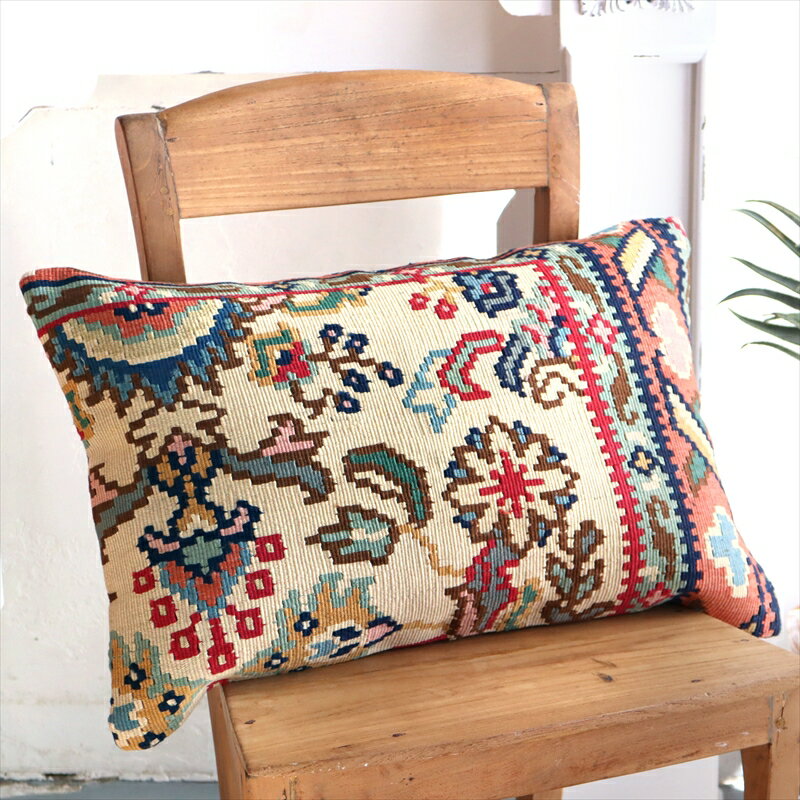 【15%OFFクーポン対象】クッションカバー 横長 大きめサイズ オールドキリム ヴィンテージ 59×40cmブルガリア フラワーモチーフ