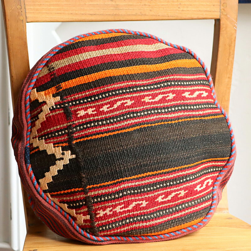 【15%OFFクーポン対象】ガジャリキリムクッションカバー・円形・ラウンド型 Lサイズフックのモチー ...